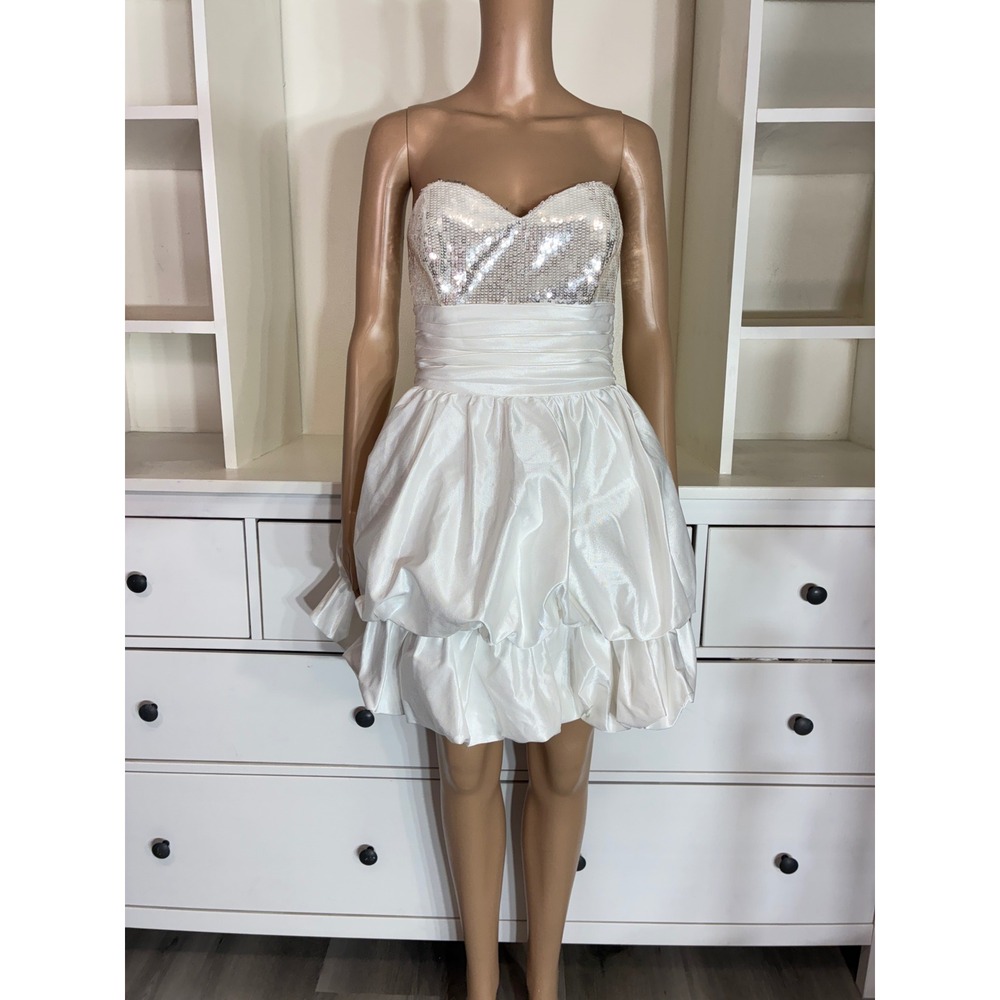 Betsey Johnson Mini‎ Dress Women Size 8 White Sequin Bubble Hem Strapless NWT